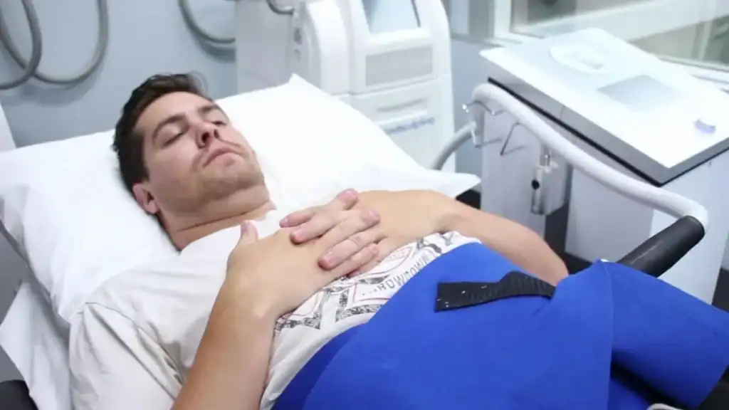 Image of male having body contouring Wentworth treatment